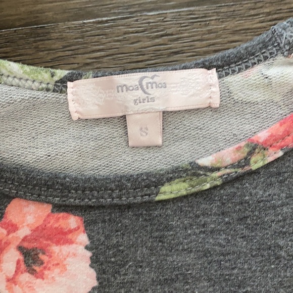Size Small floral tee from Moa Moa girls - Picture 4 of 5